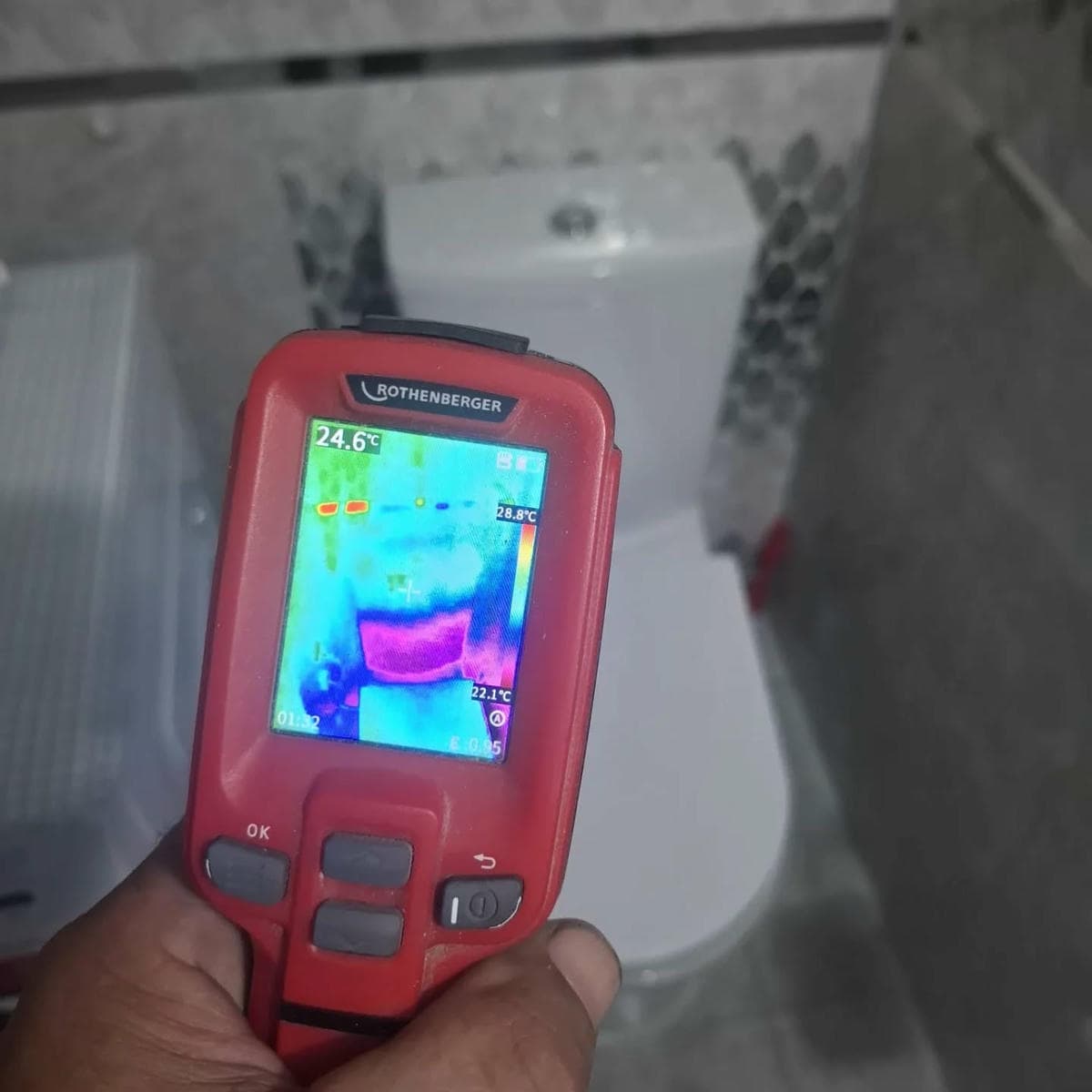 Duvarda nem ve su kaçağı belirtisi